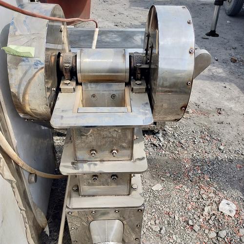广东省汕头市兴恒二手化工设备超微型粉碎机组出售